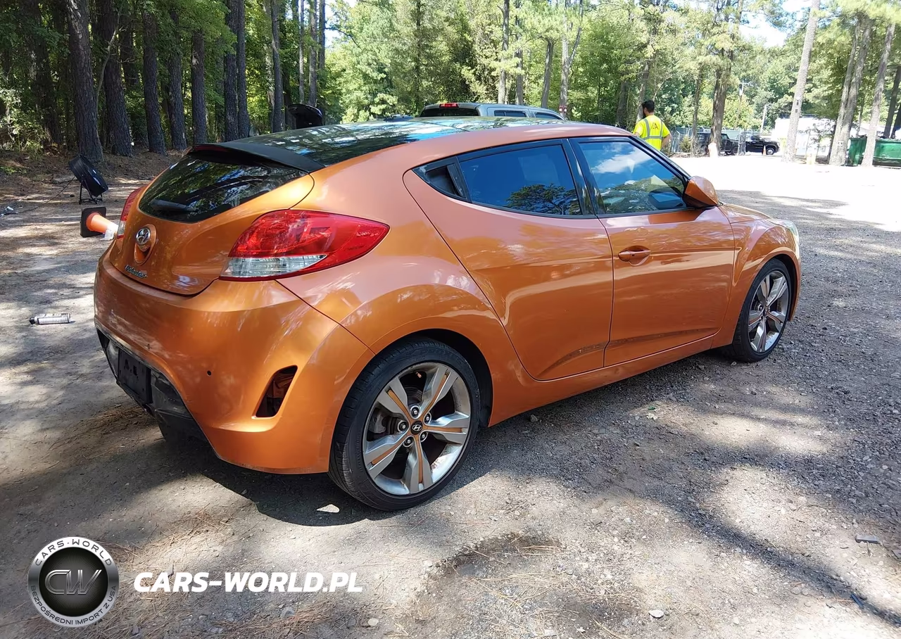 2012 Hyundai Veloster Base W-Black VIN:KMHTC6AD3CU057598 - 4
