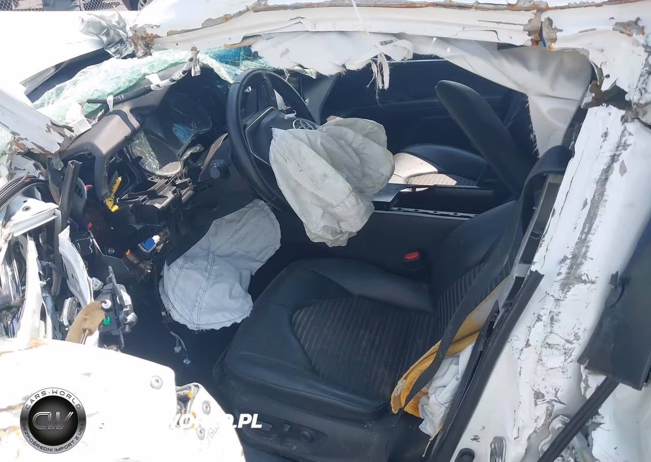 2020 Toyota Camry Se VIN:4T1G11AK3LU355500 - 18
