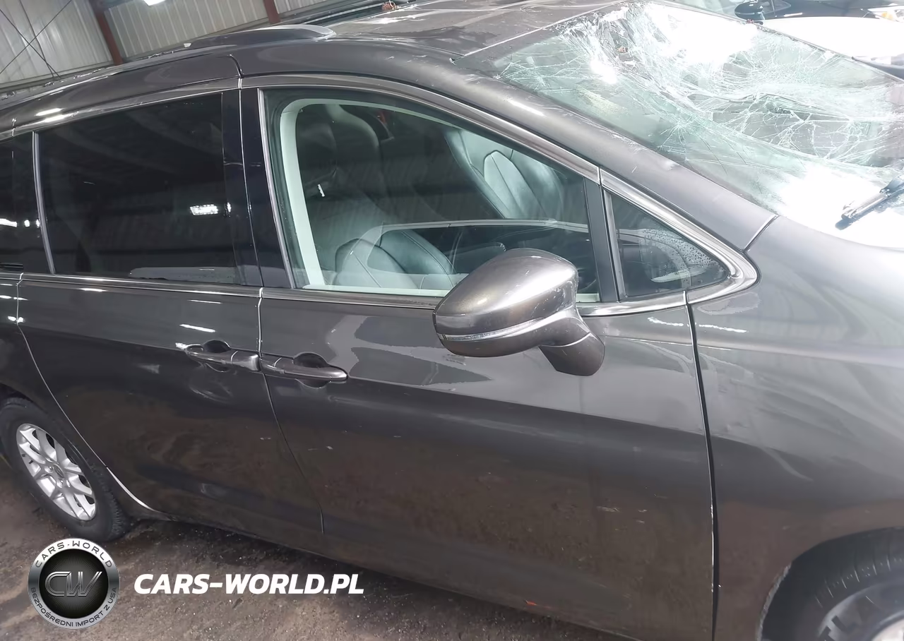 2022 Chrysler Pacifica Touring L VIN:2C4RC1BG9NR133108 - 13