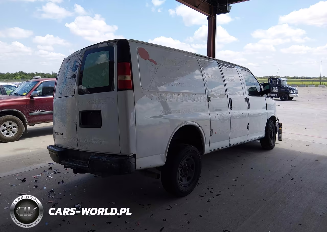2009 Chevrolet Express Work Van VIN:1GCGG25CX91130514 - 4