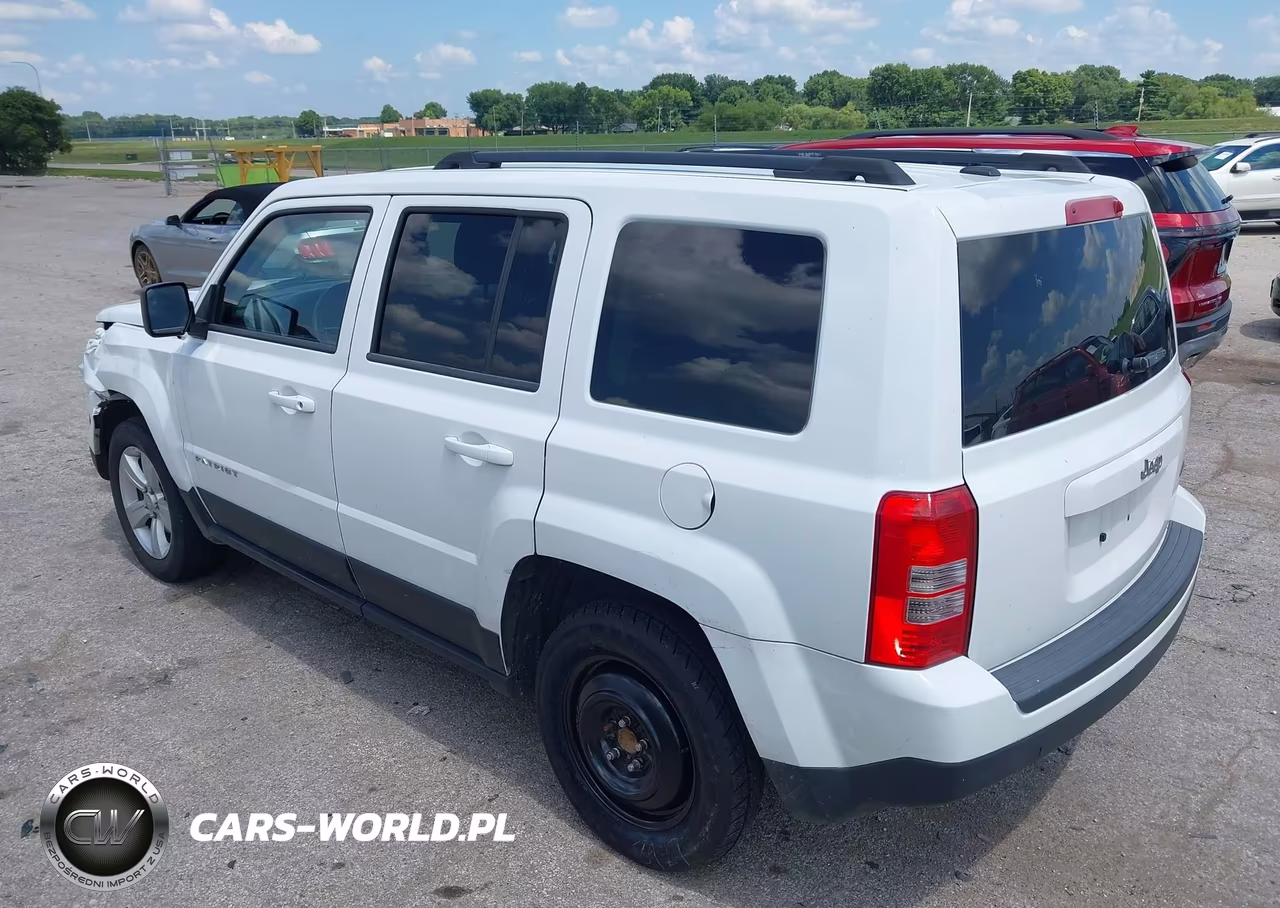 2014 Jeep Patriot Latitude VIN:1C4NJPFB9ED603744 - 3