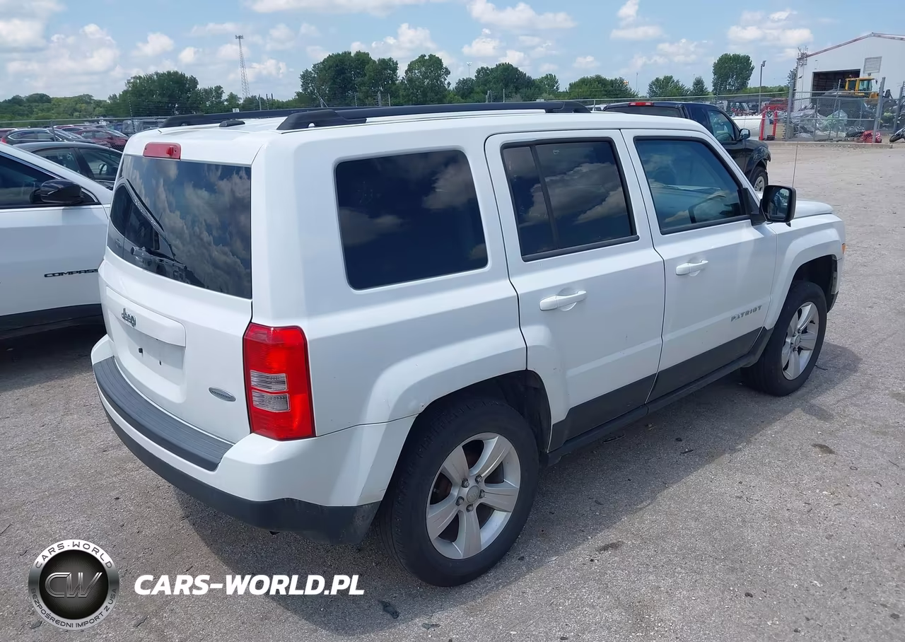 2014 Jeep Patriot Latitude VIN:1C4NJPFB9ED603744 - 4