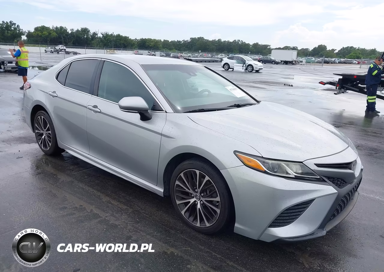 2018 Toyota Camry Se – zdjęcie 1 z 16