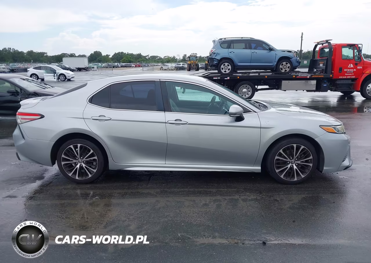 2018 Toyota Camry Se VIN:4T1B11HKXJU118323 - 13