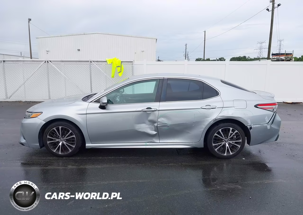 2018 Toyota Camry Se VIN:4T1B11HKXJU118323 - 14