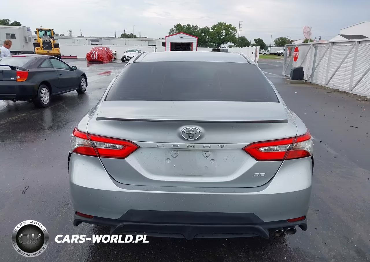 2018 Toyota Camry Se VIN:4T1B11HKXJU118323 - 16