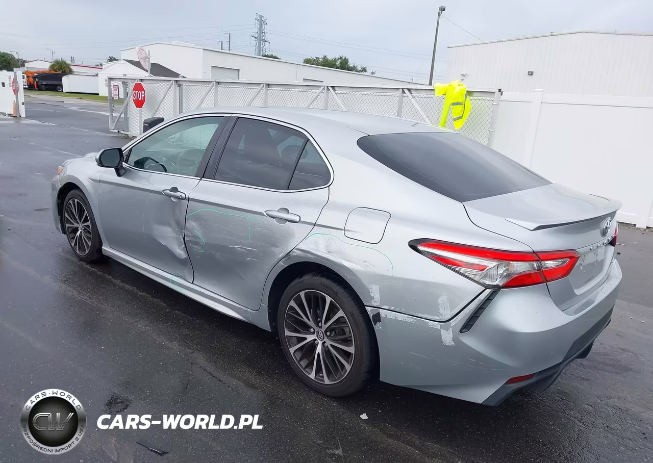 2018 Toyota Camry Se VIN:4T1B11HKXJU118323 - 3