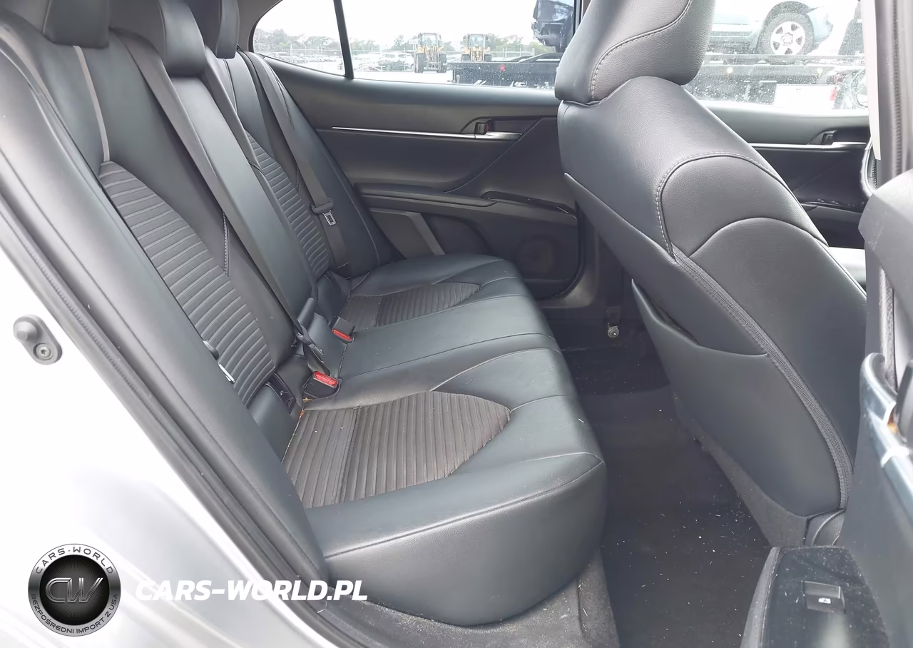 2018 Toyota Camry Se VIN:4T1B11HKXJU118323 - 8