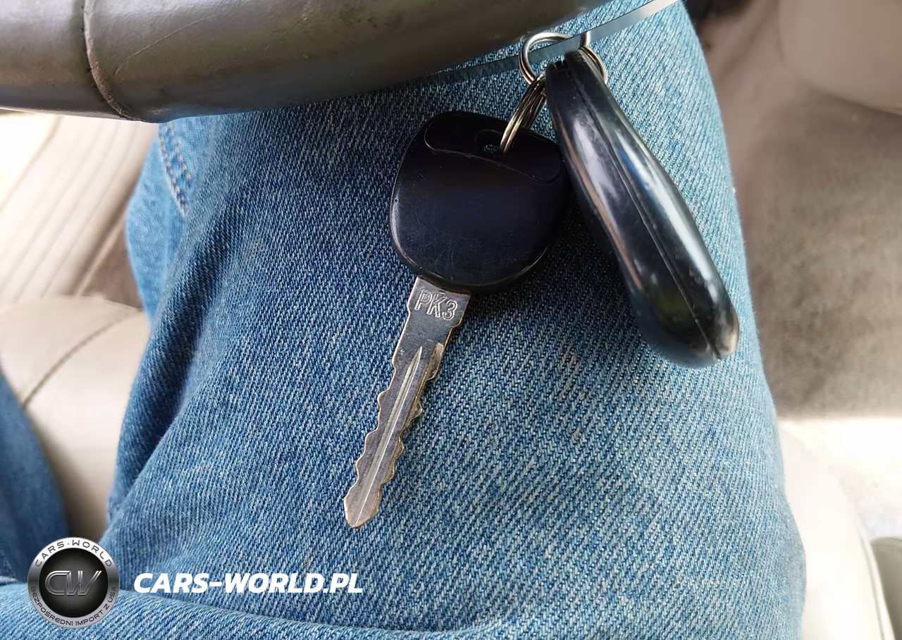 2005 Cadillac Deville Livery Pkg VIN:1G6KD54Y55U108580 - 11