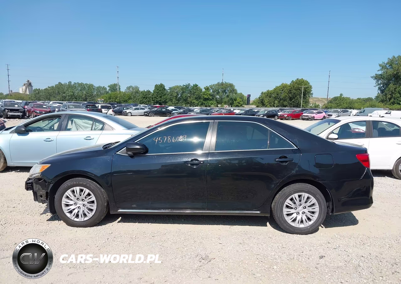2014 Toyota Camry Le VIN:4T4BF1FK7ER336915 - 14