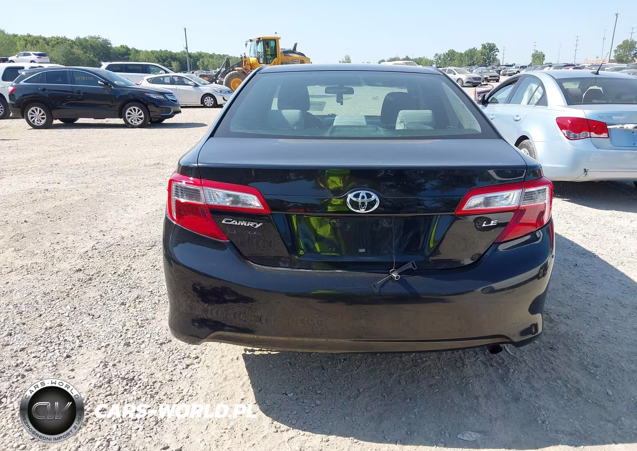 2014 Toyota Camry Le VIN:4T4BF1FK7ER336915 - 16