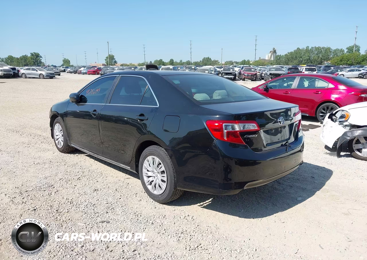 2014 Toyota Camry Le VIN:4T4BF1FK7ER336915 - 3