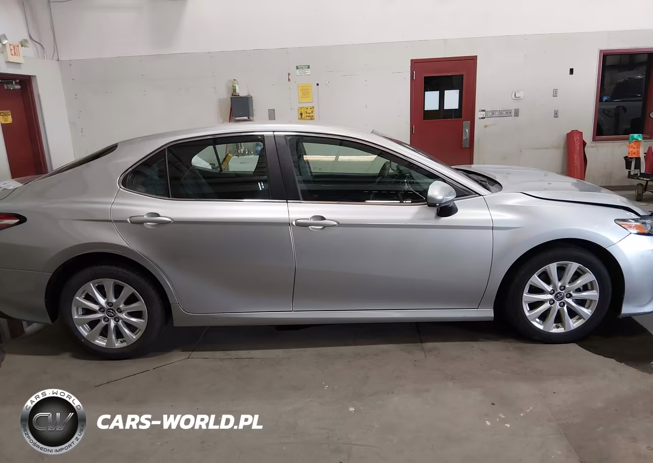 2018 Toyota Camry Le VIN:4T1B11HK9JU520589 - 13