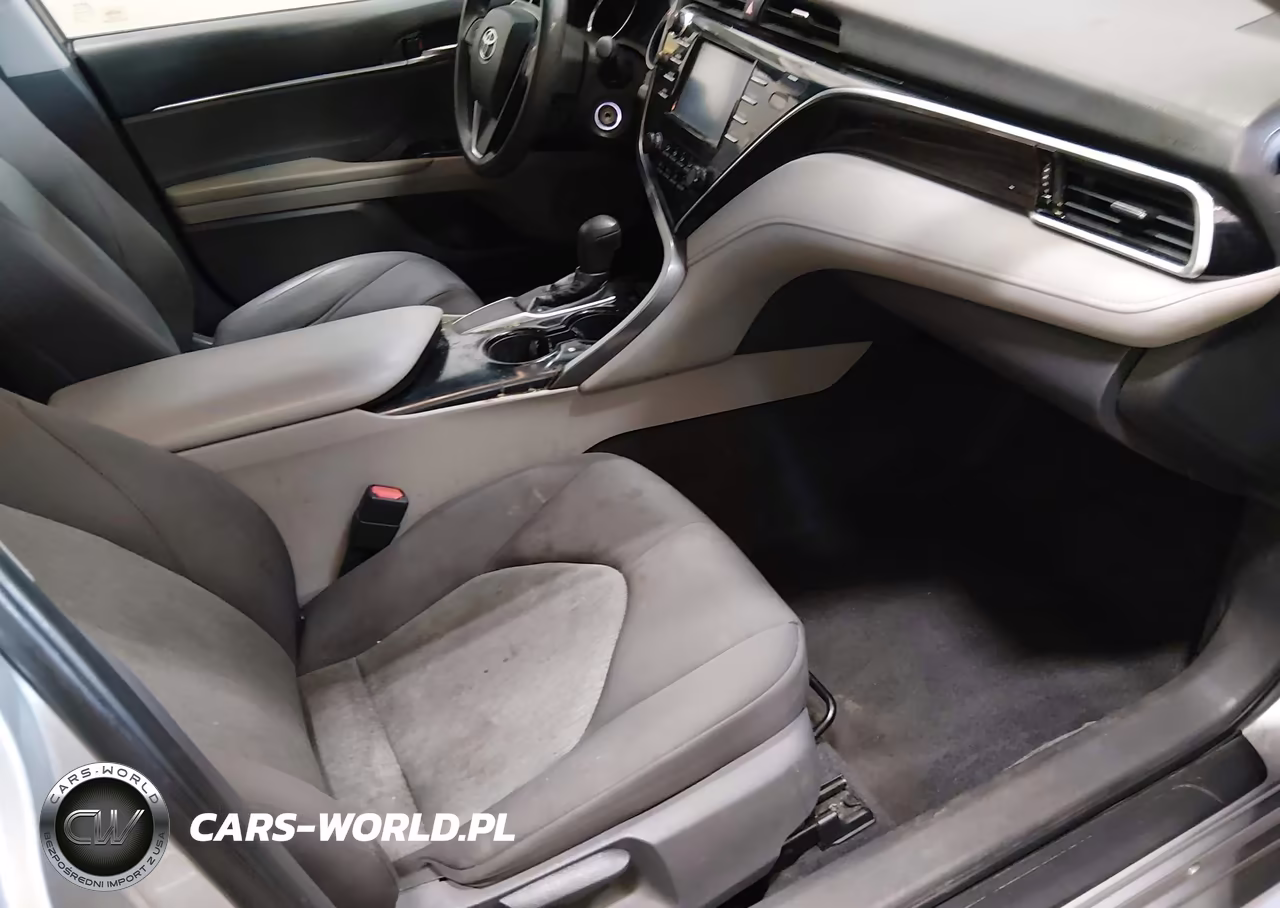2018 Toyota Camry Le VIN:4T1B11HK9JU520589 - 5