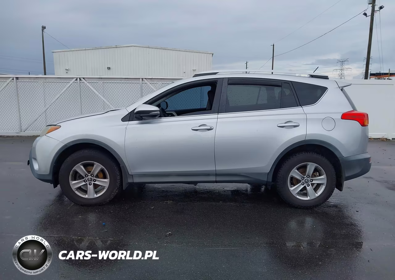 2015 Toyota Rav4 Xle VIN:2T3RFREV2FW404355 - 14
