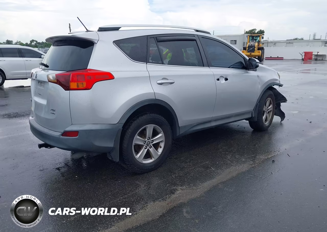 2015 Toyota Rav4 Xle VIN:2T3RFREV2FW404355 - 4