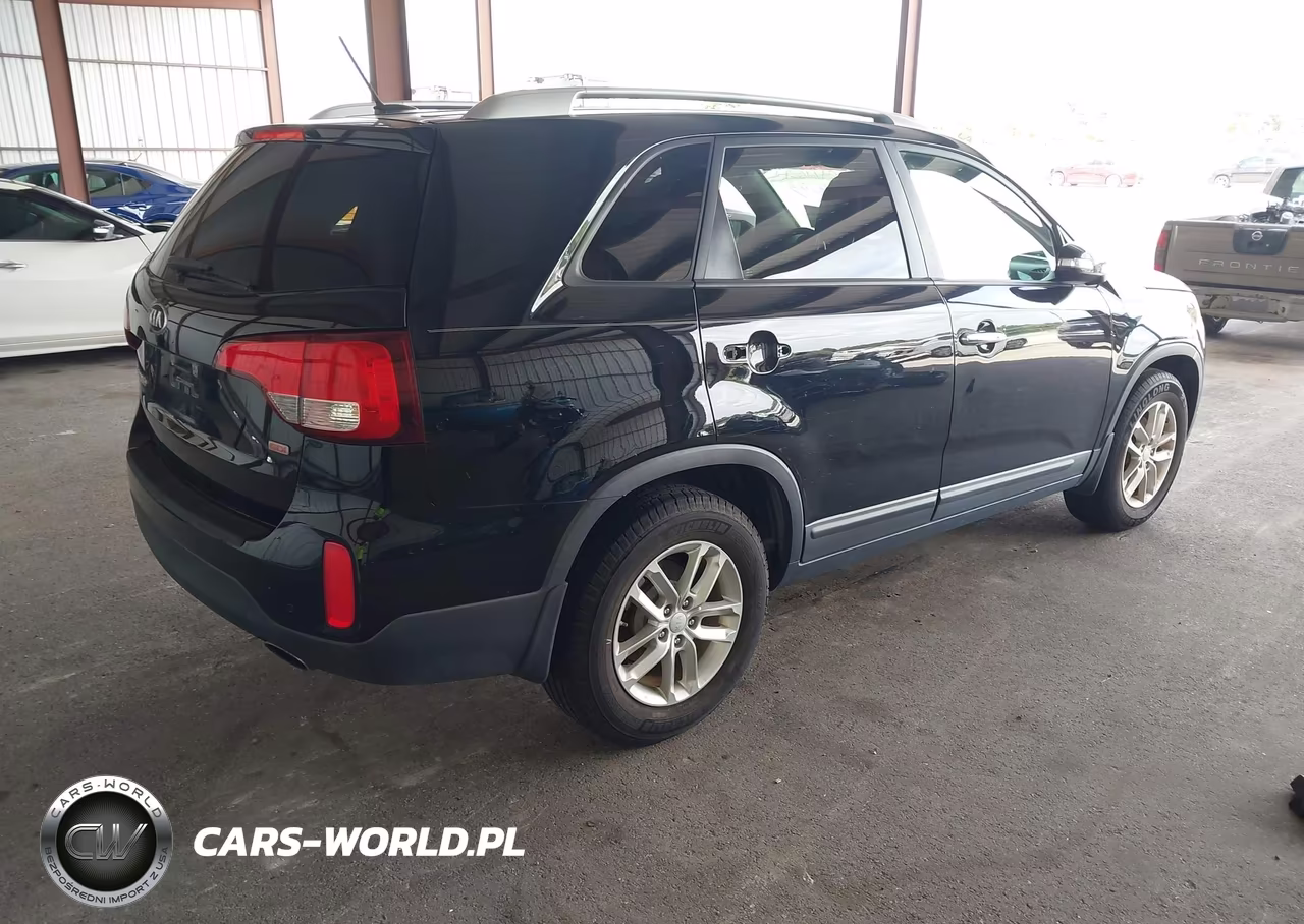 2014 Kia Sorento Lx VIN:5XYKT4A6XEG452386 - 4