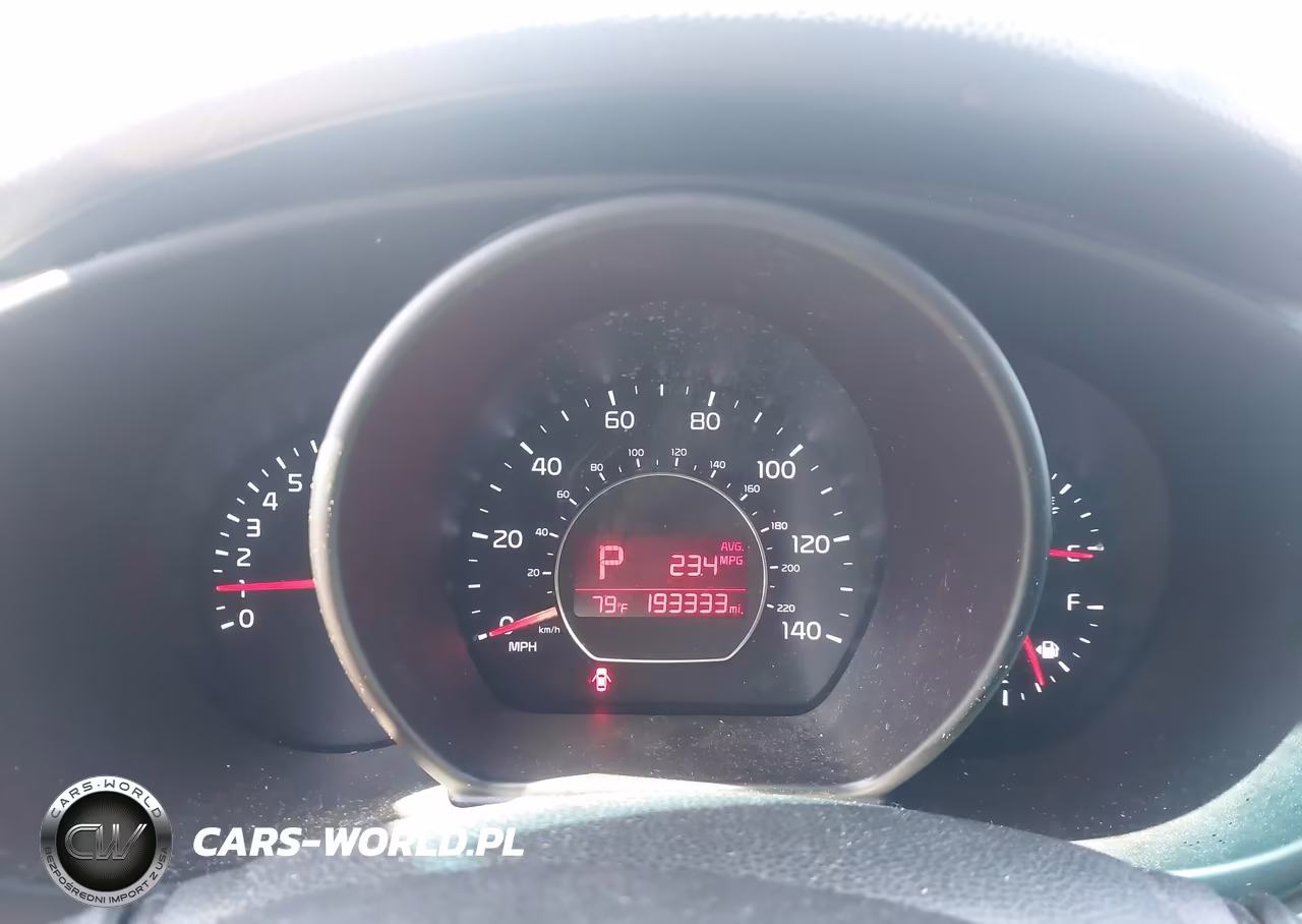 2014 Kia Soul + VIN:KNDJP3A50E7081821 - 7