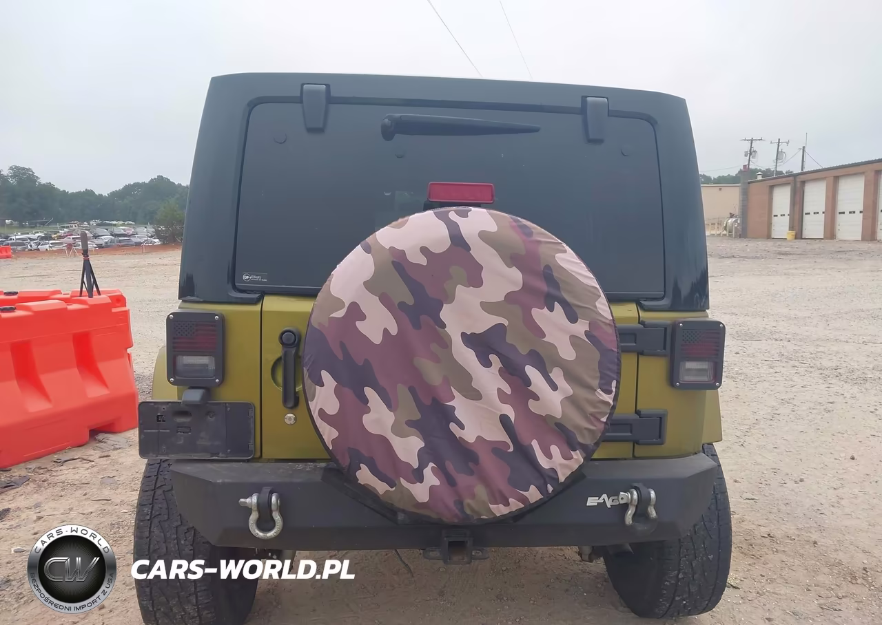 2008 Jeep Wrangler Unlimited Sahara VIN:1J4GA591X8L623599 - 16