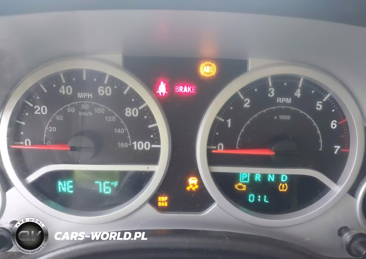 2008 Jeep Wrangler Unlimited Sahara VIN:1J4GA591X8L623599 - 7