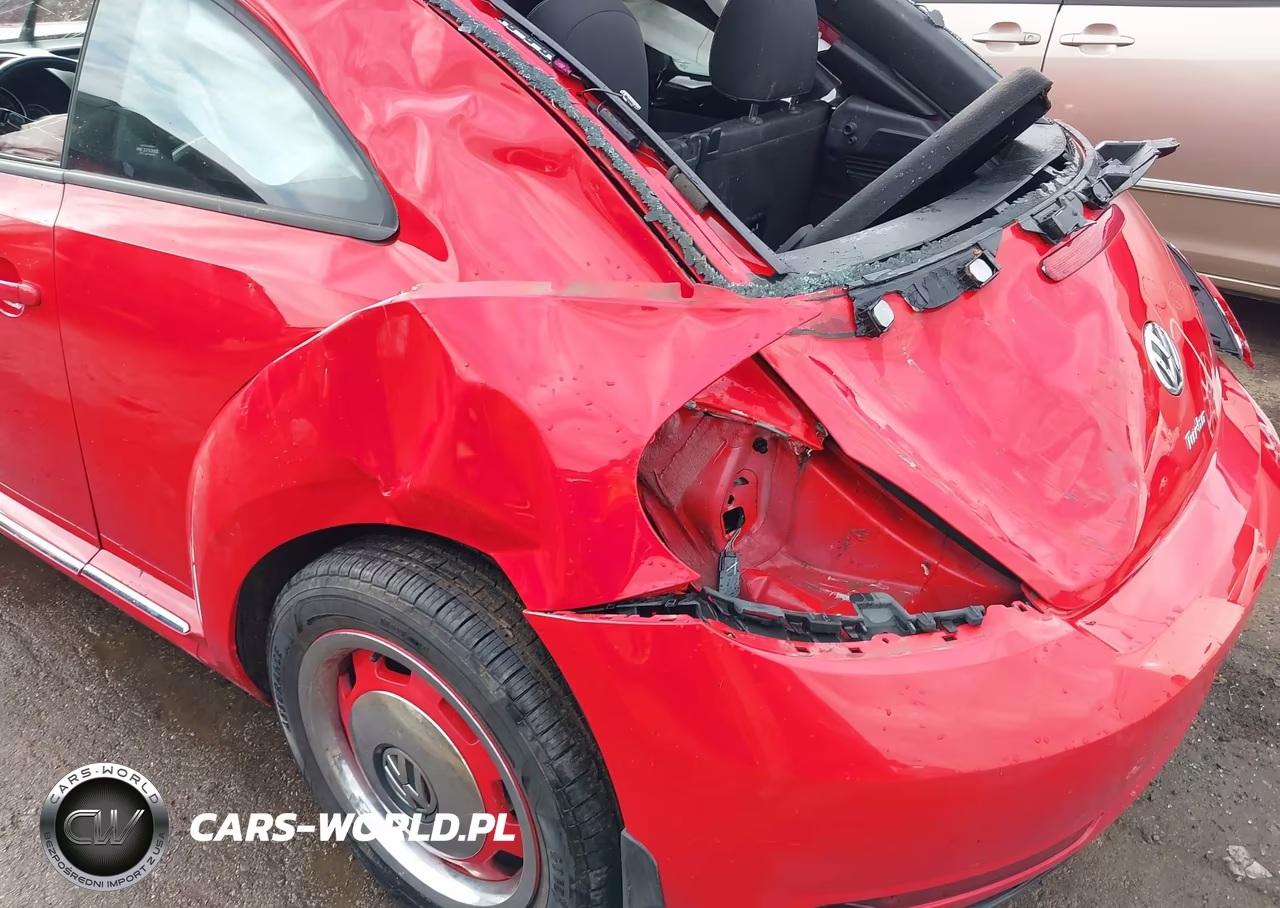 2018 Volkswagen Beetle 2.0T Coast-2.0T S VIN:3VWFD7ATXJM705965 - 12