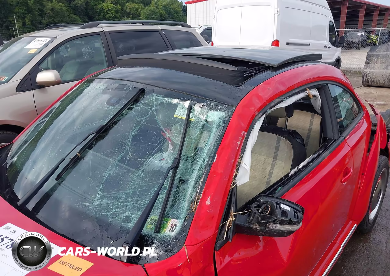 2018 Volkswagen Beetle 2.0T Coast-2.0T S VIN:3VWFD7ATXJM705965 - 14