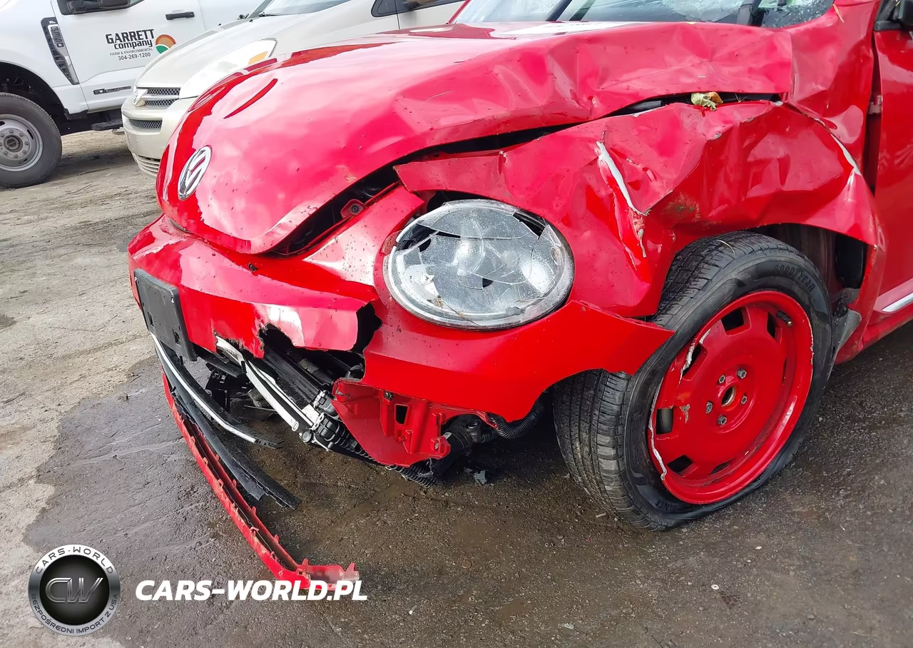 2018 Volkswagen Beetle 2.0T Coast-2.0T S VIN:3VWFD7ATXJM705965 - 6