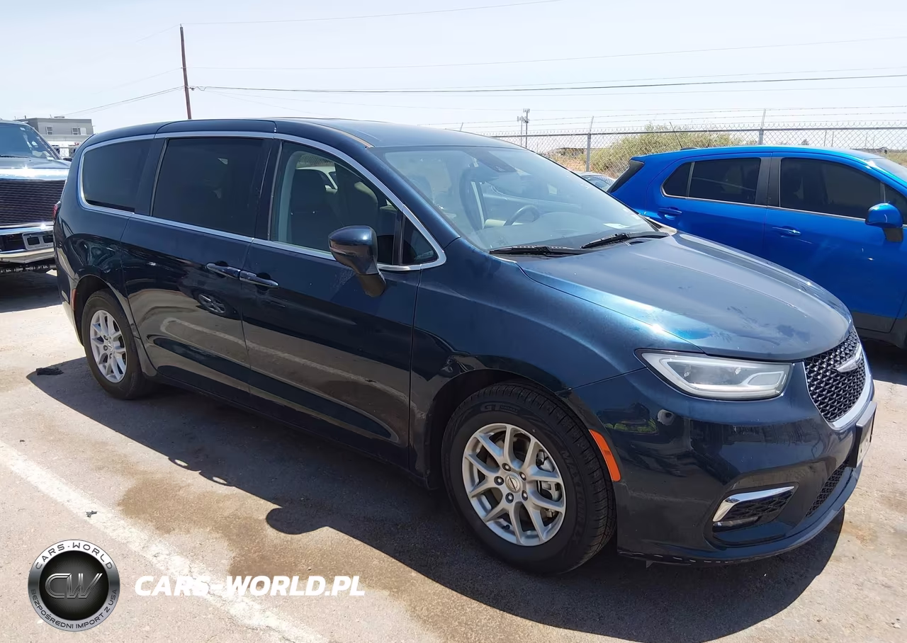 2023 Chrysler Pacifica Touring L VIN:2C4RC1BG0PR627568 - 13