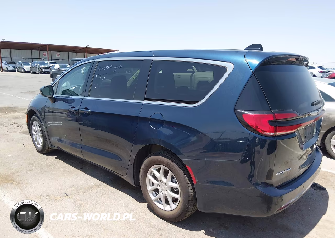2023 Chrysler Pacifica Touring L VIN:2C4RC1BG0PR627568 - 14