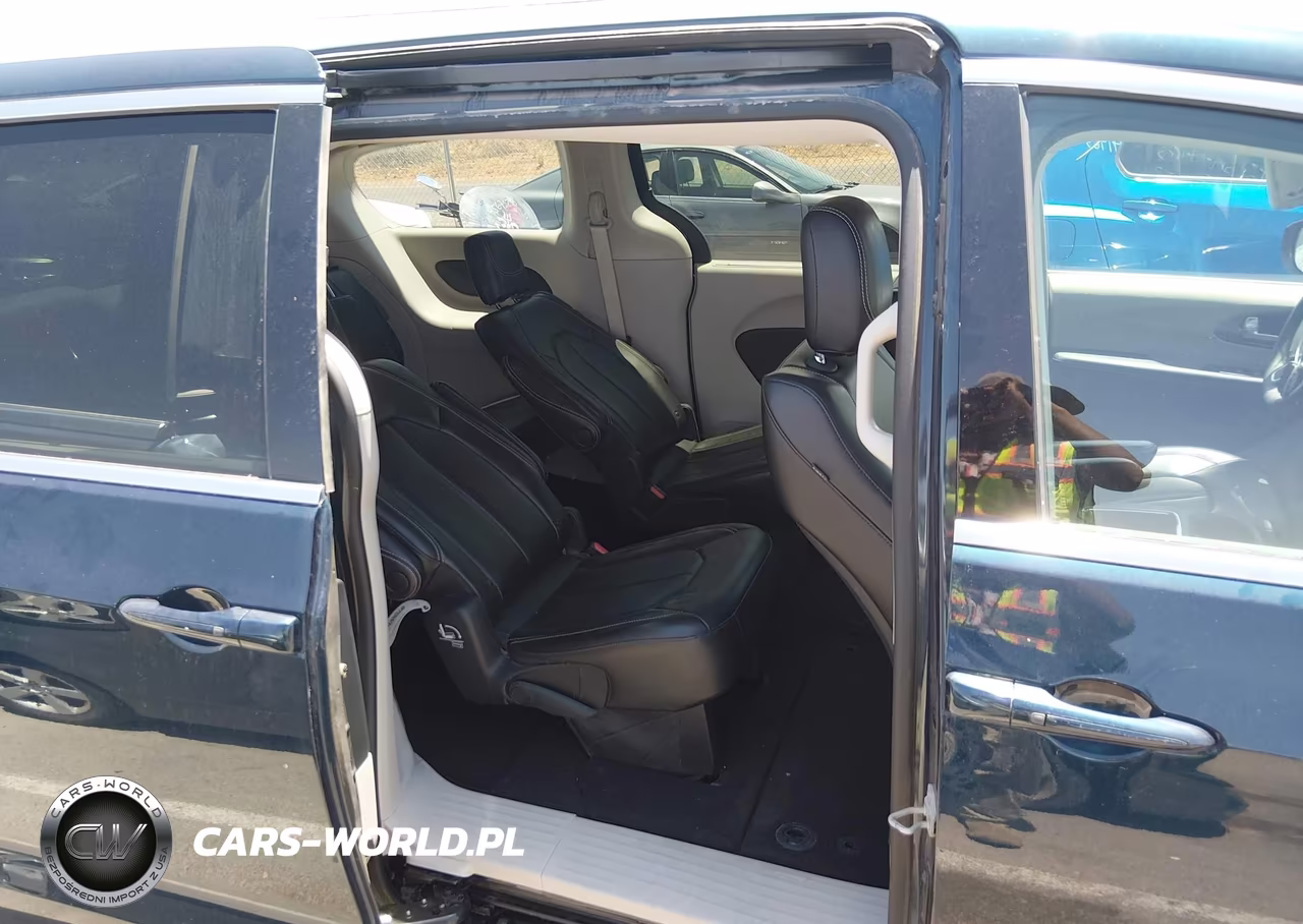 2023 Chrysler Pacifica Touring L VIN:2C4RC1BG0PR627568 - 8
