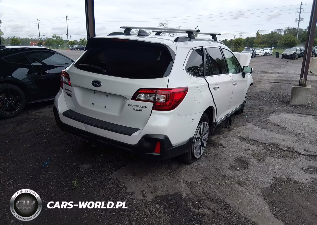 2019 Subaru Outback 3.6R Touring VIN:4S4BSETC3K3287529 - 4