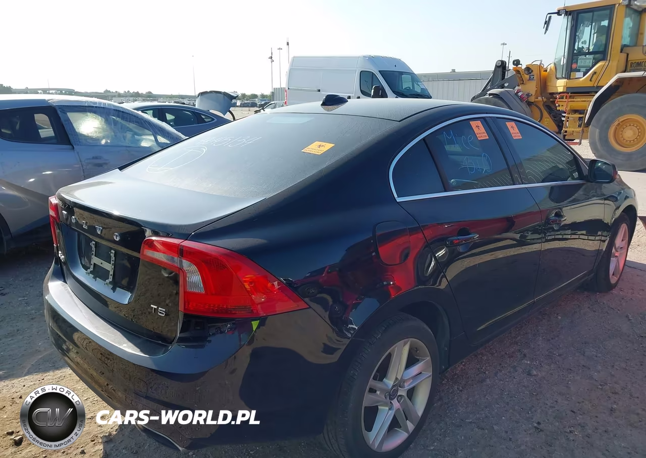 2015 Volvo S60 T5 Premier Plus VIN:YV140MFC5F1307168 - 4