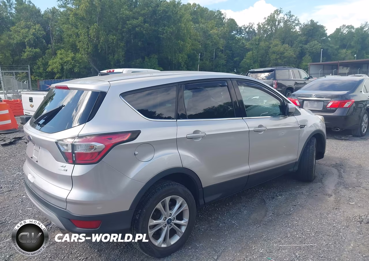 2017 Ford Escape Se VIN:1FMCU9GD9HUA78369 - 4