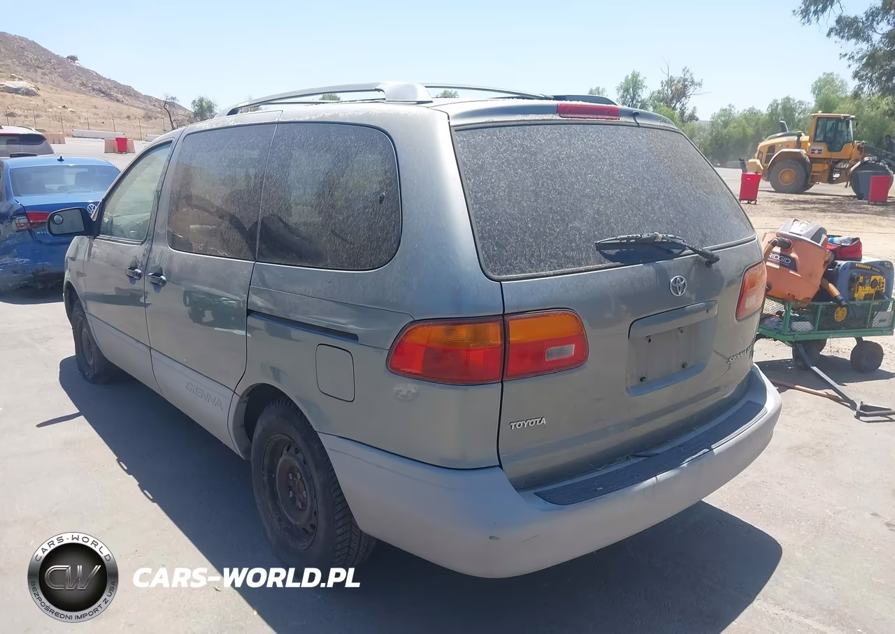 2000 Toyota Sienna Le VIN:4T3ZF13C5YU255638 - 3