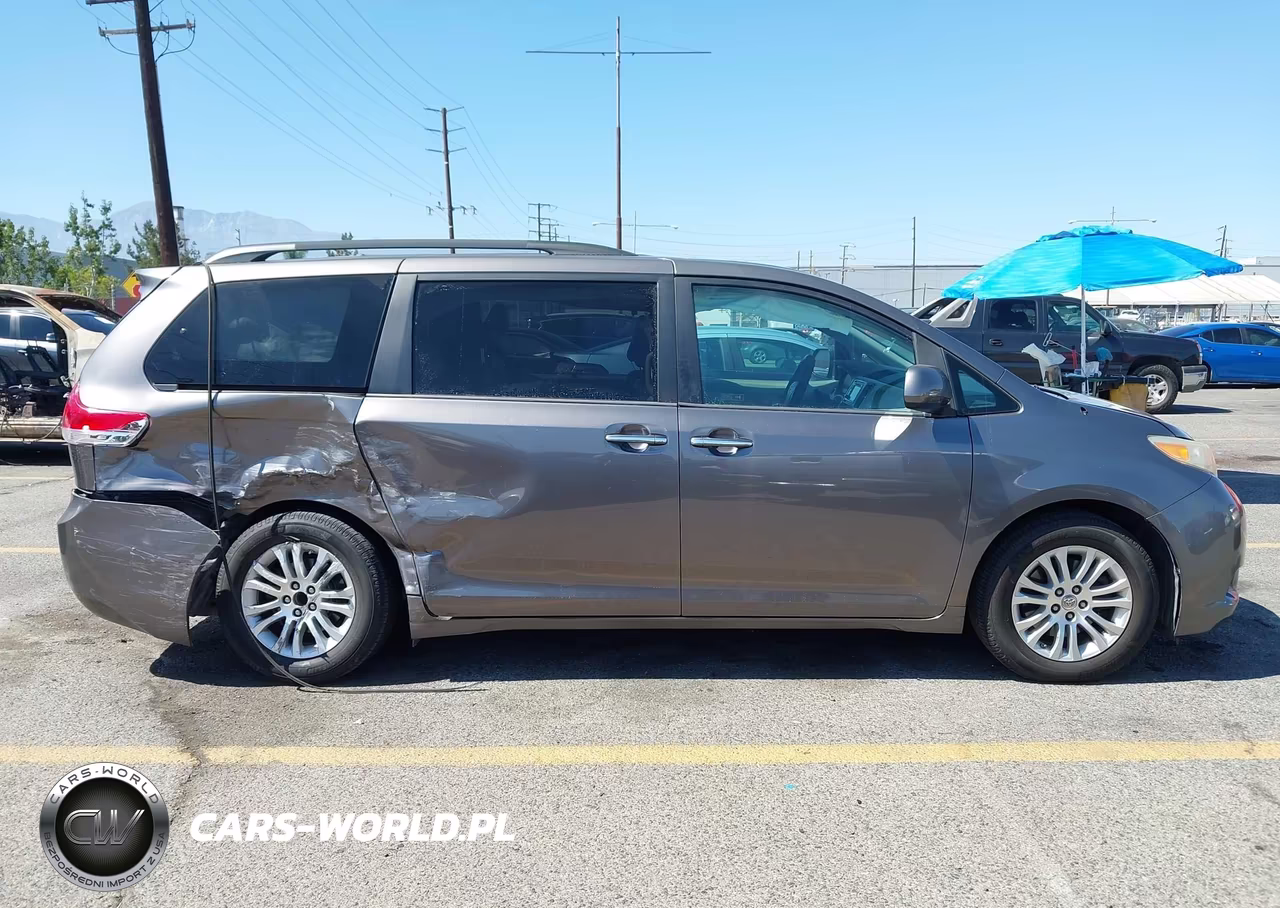 2014 Toyota Sienna Xle V6 8 Passenger VIN:5TDYK3DC2ES468383 - 13