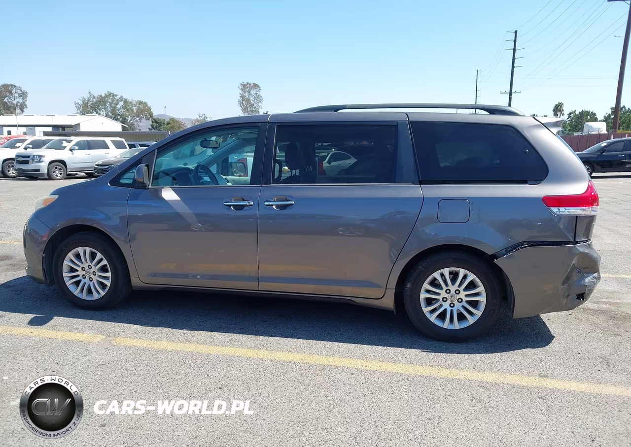 2014 Toyota Sienna Xle V6 8 Passenger VIN:5TDYK3DC2ES468383 - 14