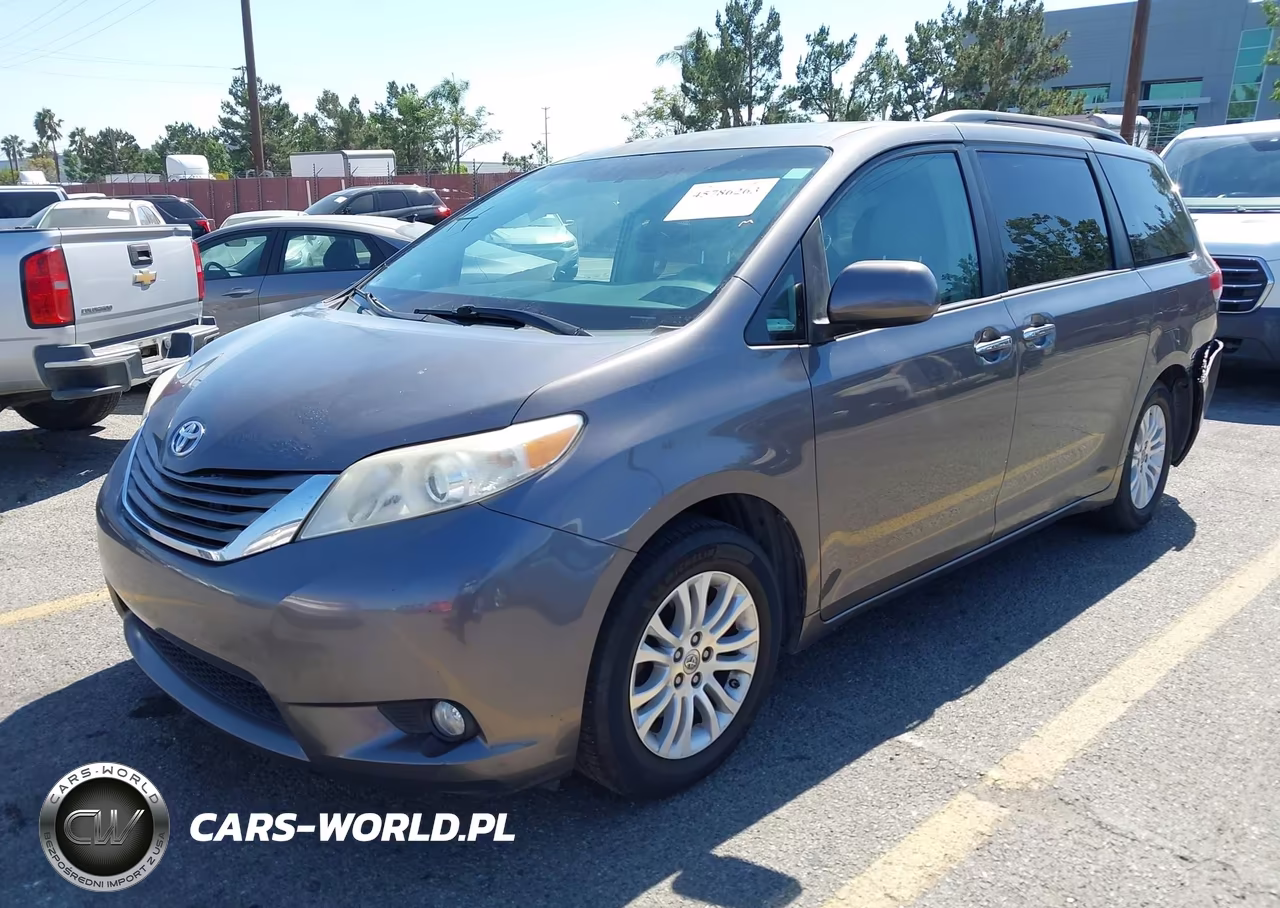 2014 Toyota Sienna Xle V6 8 Passenger VIN:5TDYK3DC2ES468383 - 2