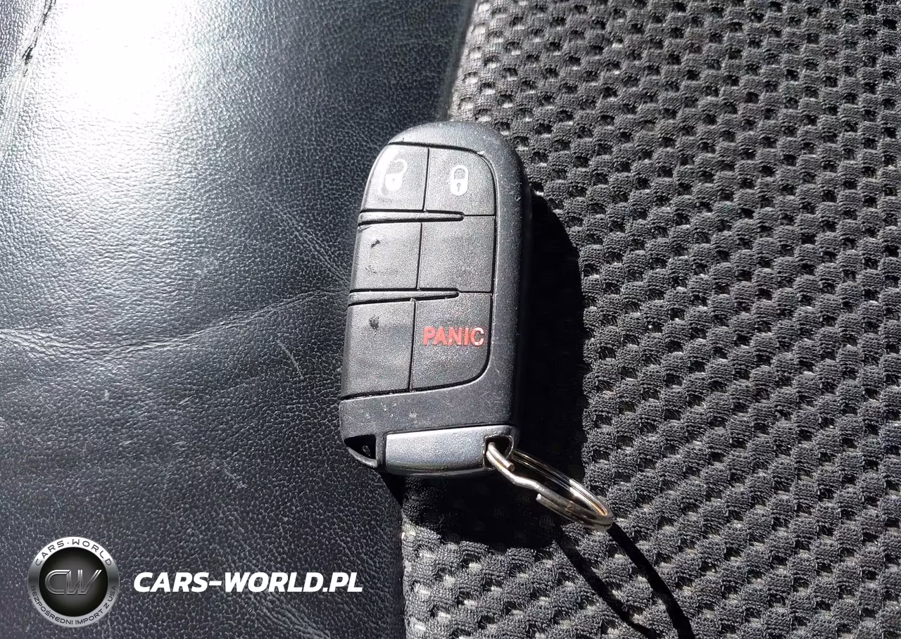 2017 Dodge Journey Crossroad Plus VIN:3C4PDCGB1HT613075 - 11