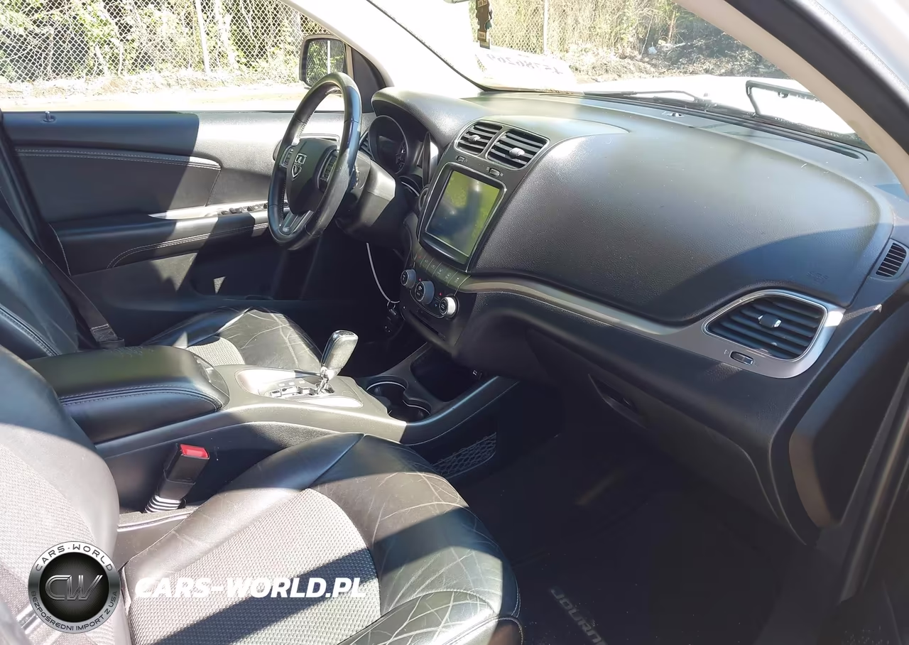 2017 Dodge Journey Crossroad Plus VIN:3C4PDCGB1HT613075 - 5