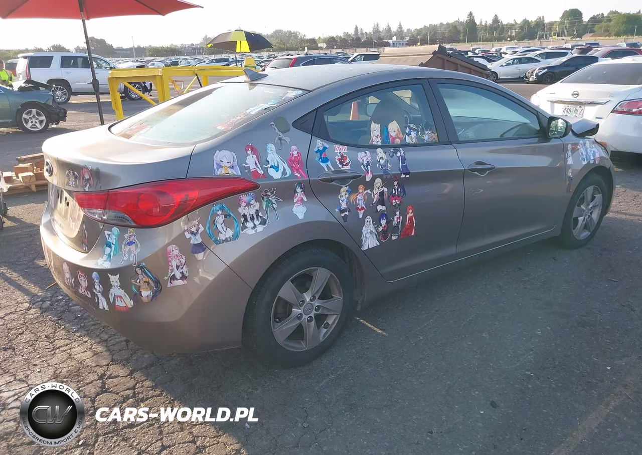 2012 Hyundai Elantra Gls VIN:5NPDH4AE2CH086740 - 4
