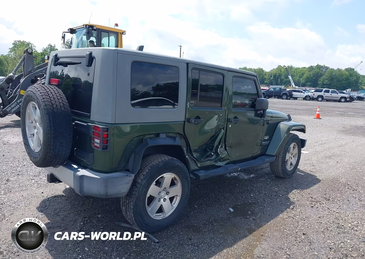 2008 Jeep Wrangler Unlimited Sahara VIN:1J8GA59178L552120 - 4