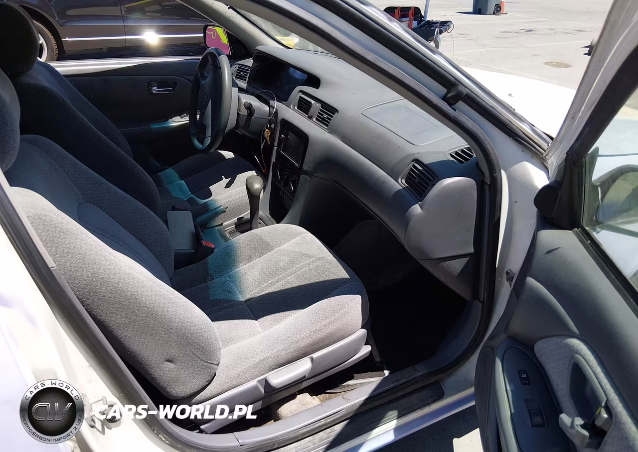 2001 Toyota Camry Le VIN:4T1BG22K11U064472 - 5