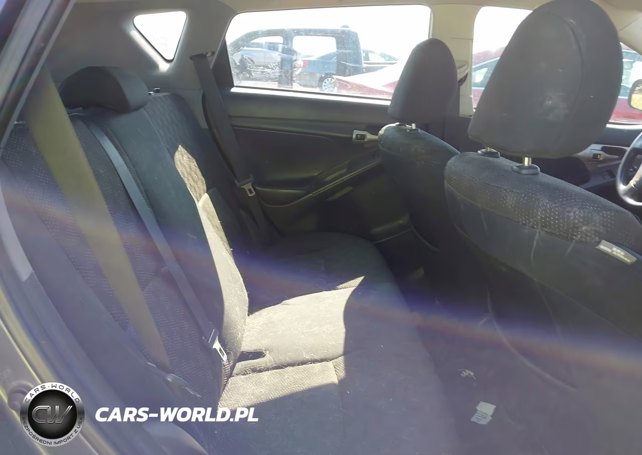 2010 Pontiac Vibe VIN:5Y2SP6E83AZ403957 - 8