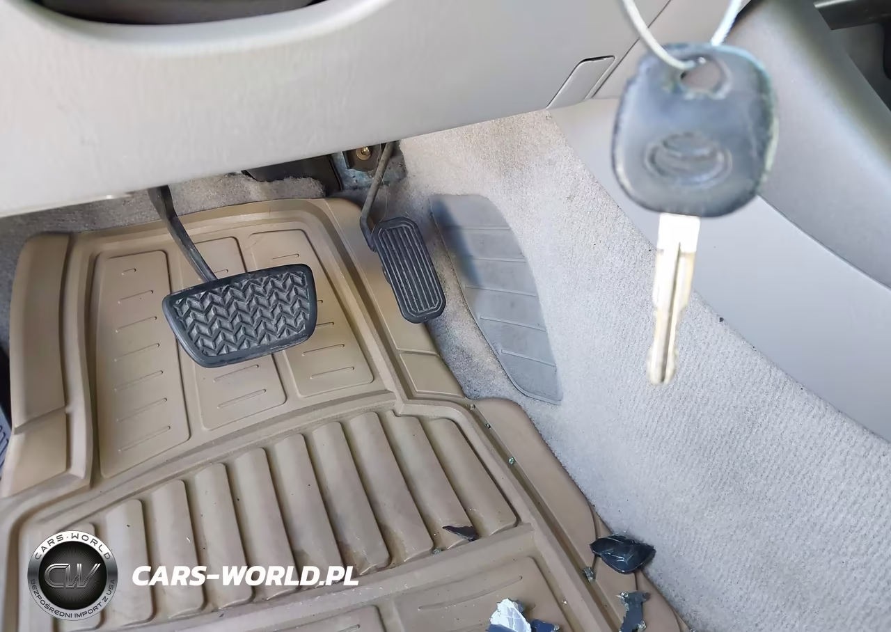 2004 Toyota Camry Le V6 VIN:4T1BF32K84U071898 - 11