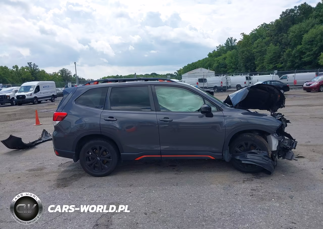 2021 Subaru Forester Sport VIN:JF2SKARC7MH576795 - 13