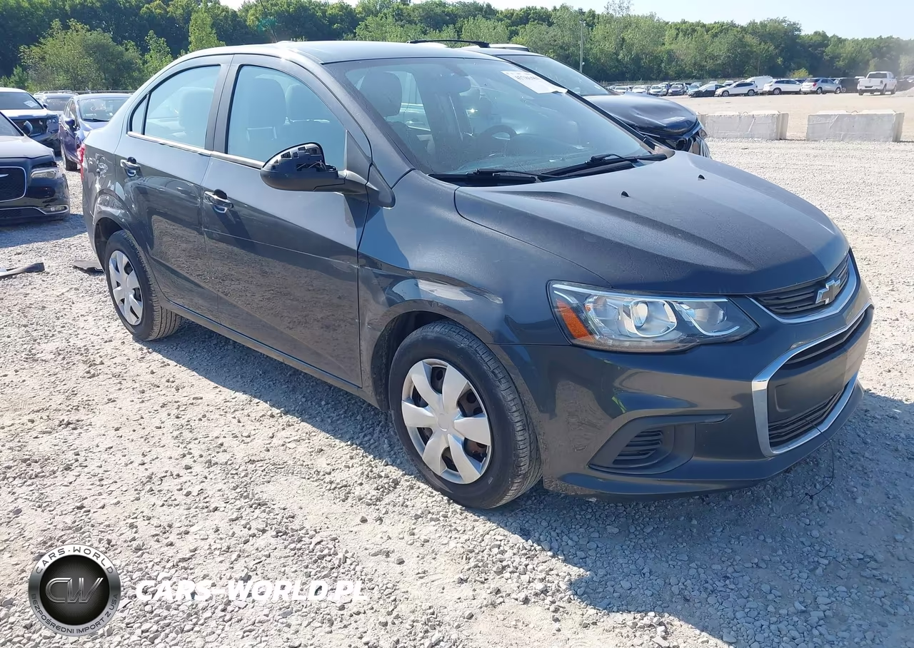 2017 Chevrolet Sonic Ls Auto – zdjęcie 1 z 17