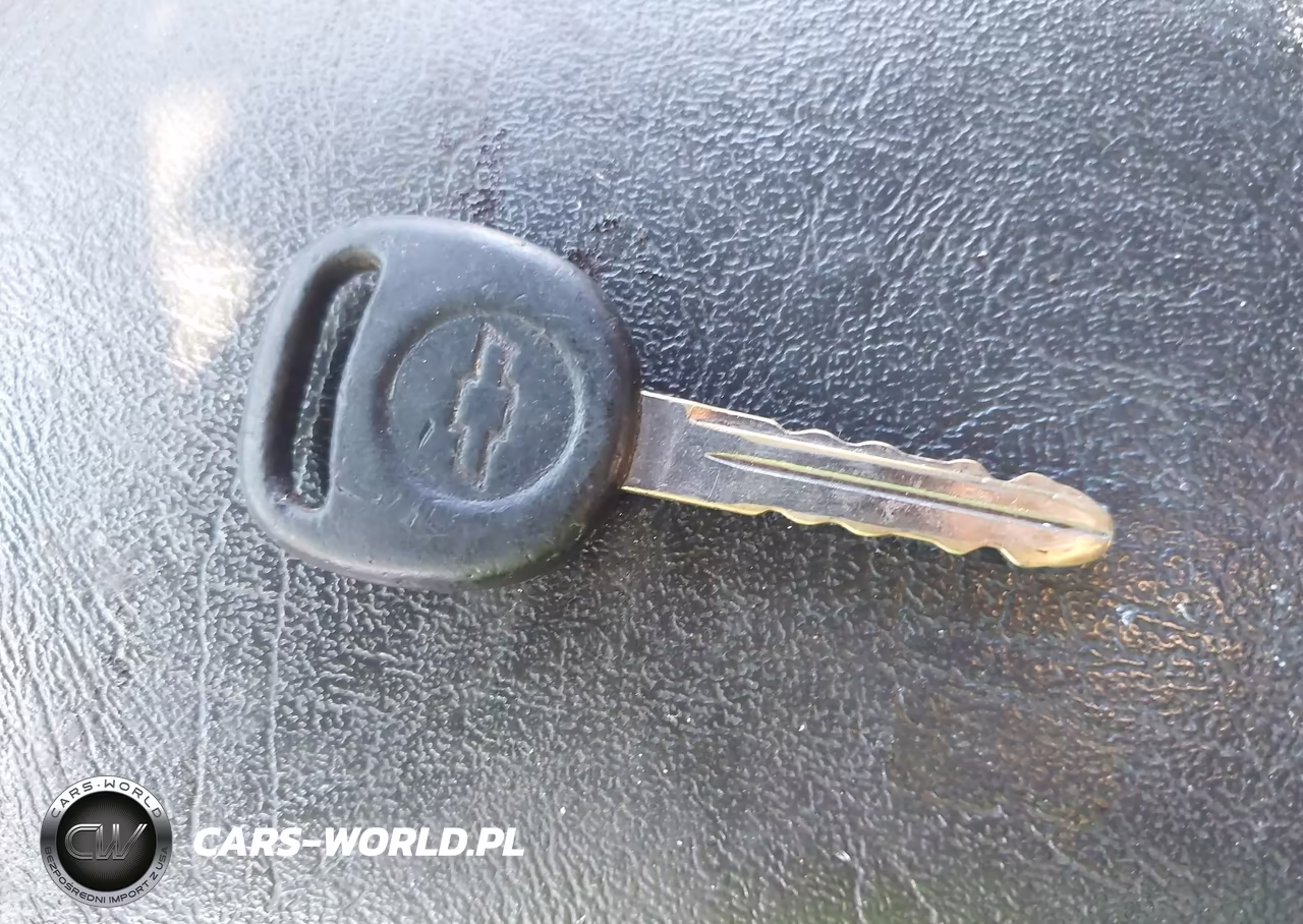 1999 Chevrolet Blazer Lt VIN:1GNDT13W7X2192201 - 11