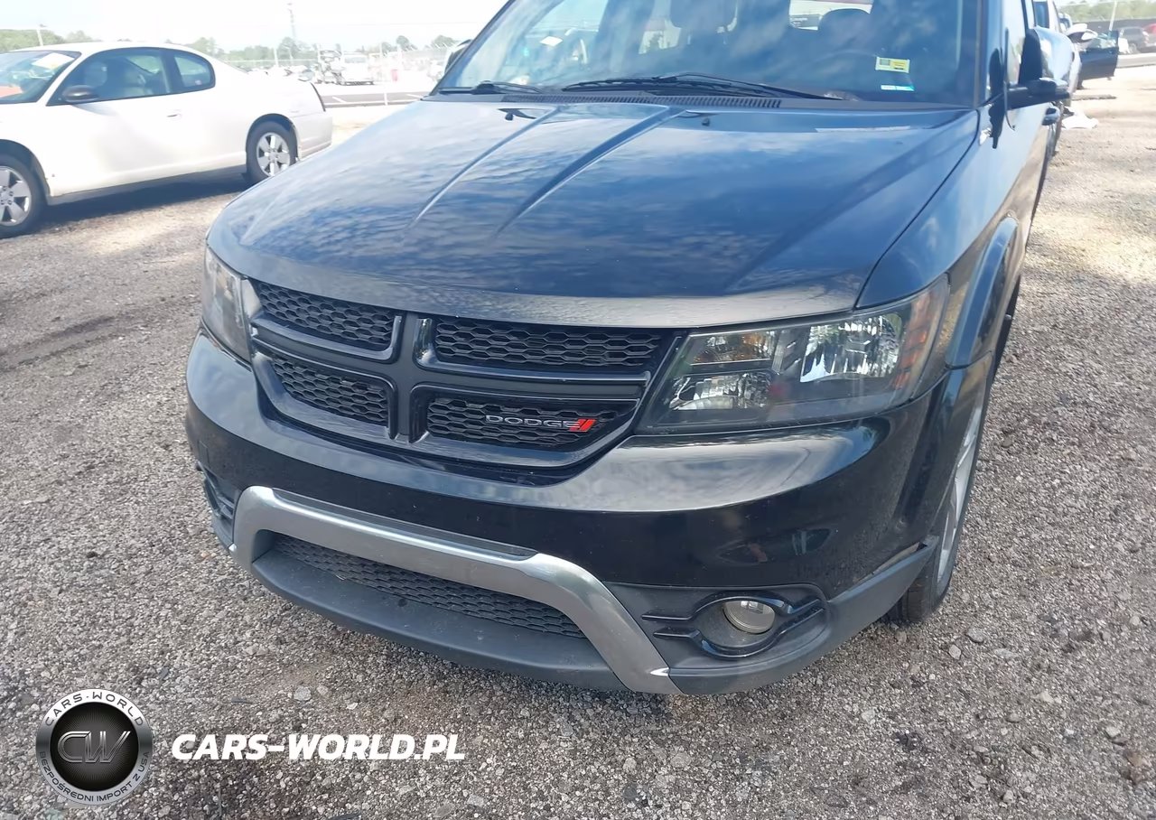 2017 Dodge Journey Crossroad VIN:3C4PDCGBXHT584174 - 6