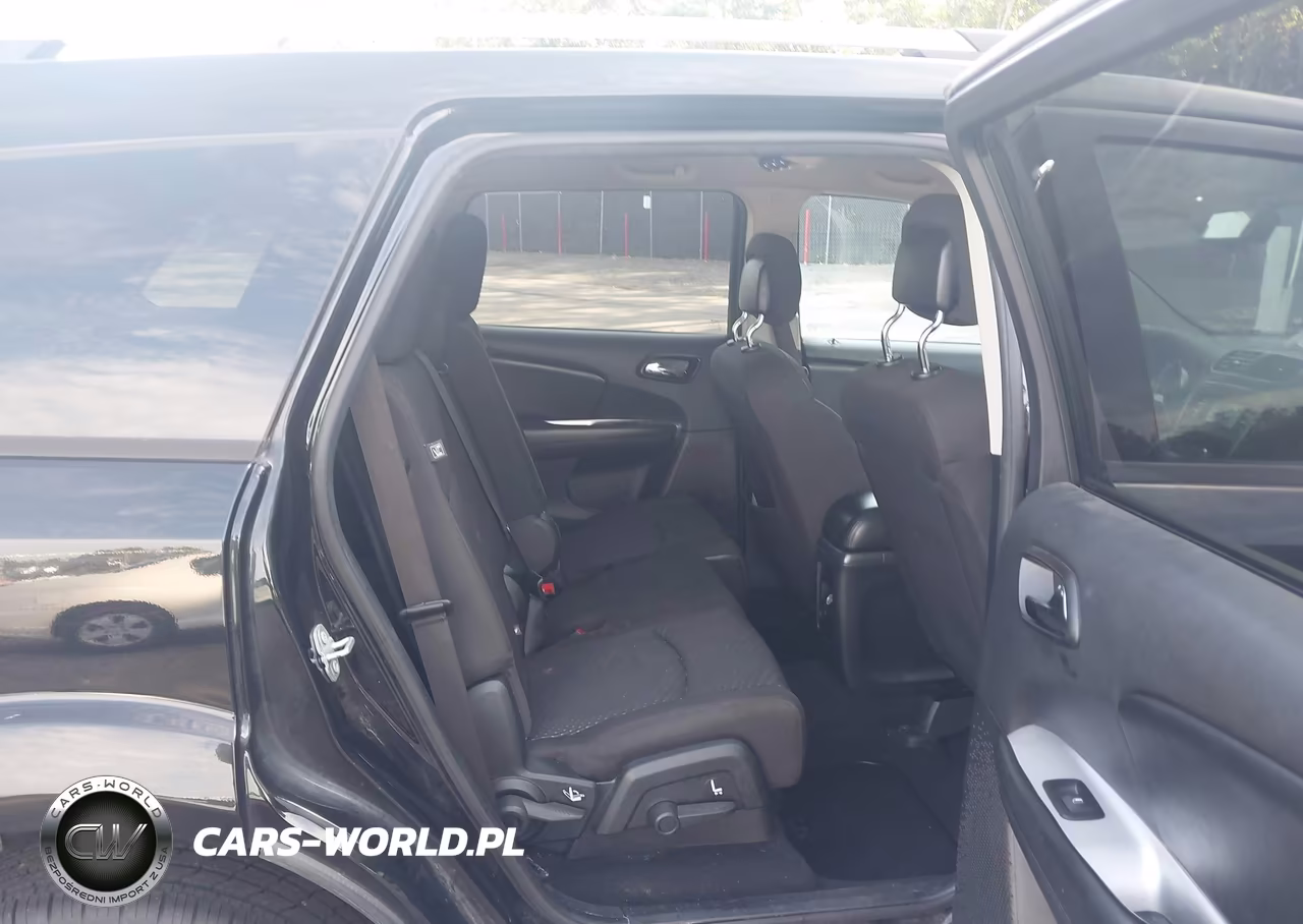 2017 Dodge Journey Crossroad VIN:3C4PDCGBXHT584174 - 8
