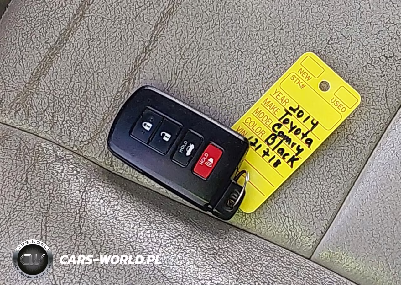 2014 Toyota Camry Hybrid Le VIN:4T1BD1FK4EU121718 - 11